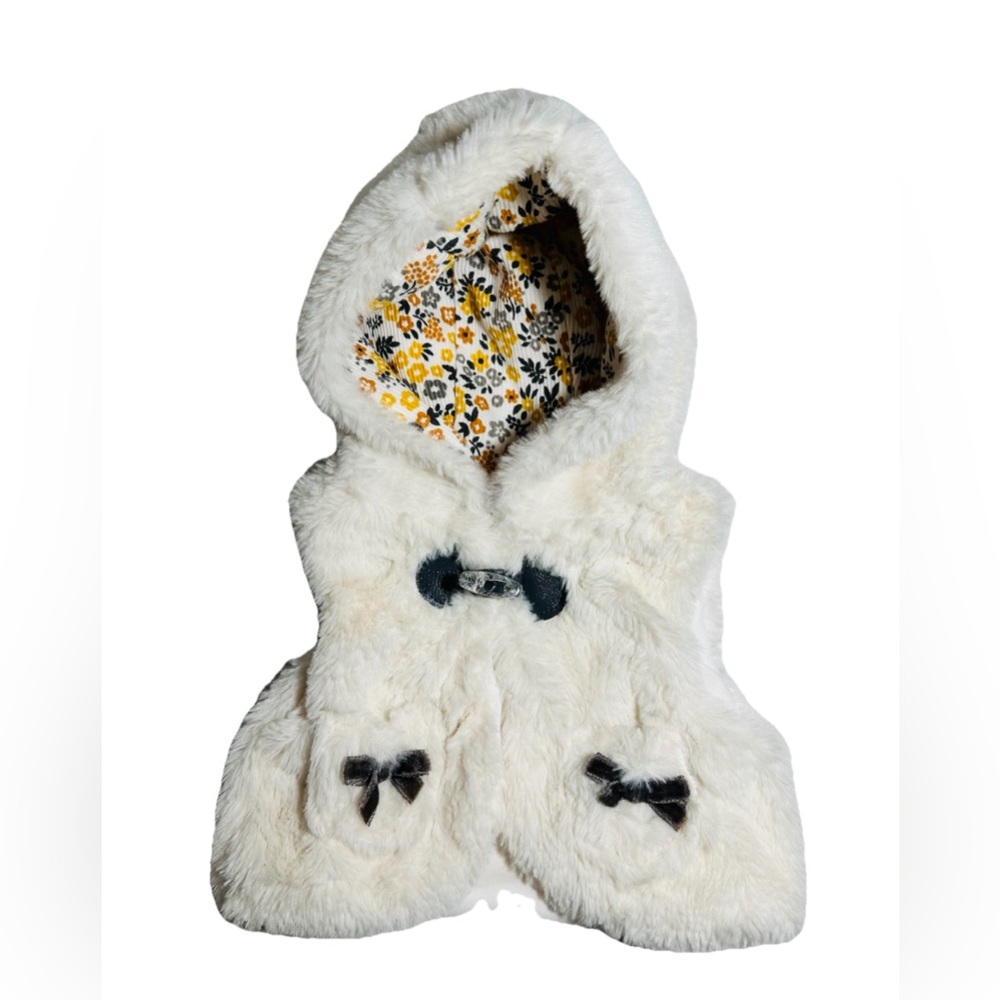 Little Lass Baby Vest Girls Size 0-3‎ Months Faux Fur White Floral Fuzzy Hooded